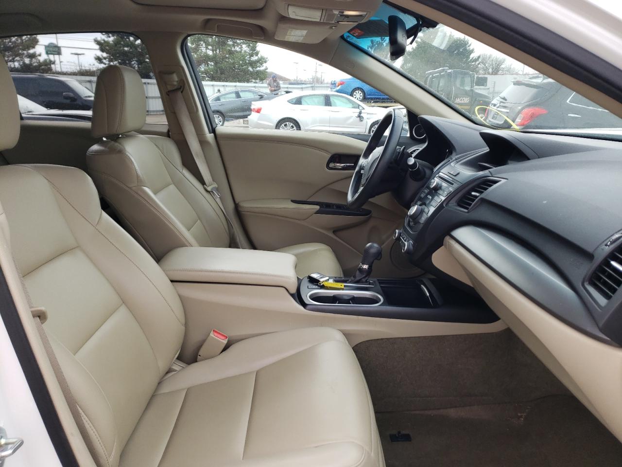 Photo 5 from auction – 2016 ACURA RDX with VIN 5J8TB3H35GL017684