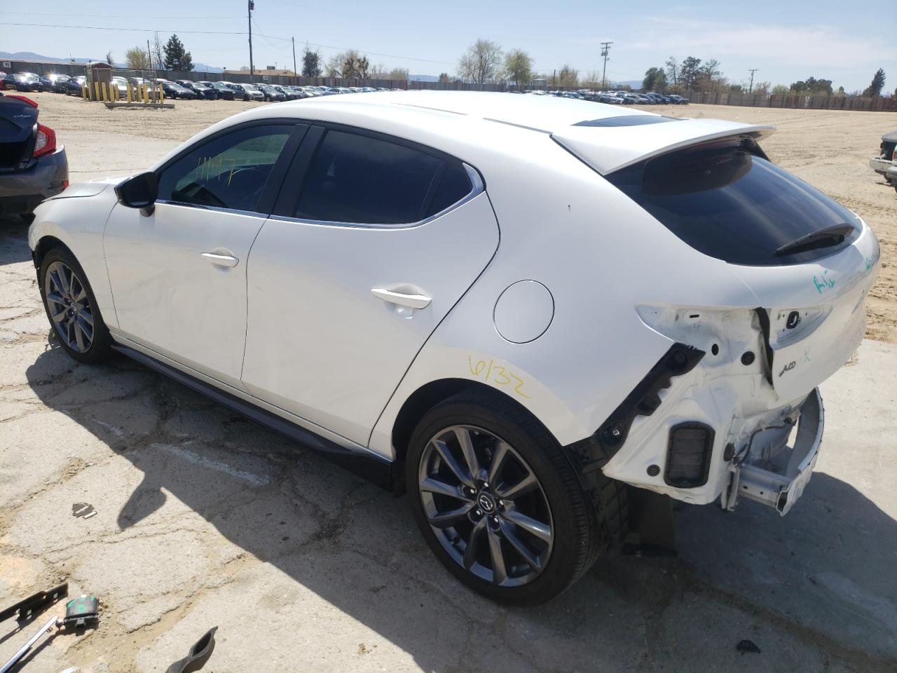 Photo 3 from auction – 2020 MAZDA 3 with VIN JM1BPALM6L1175117