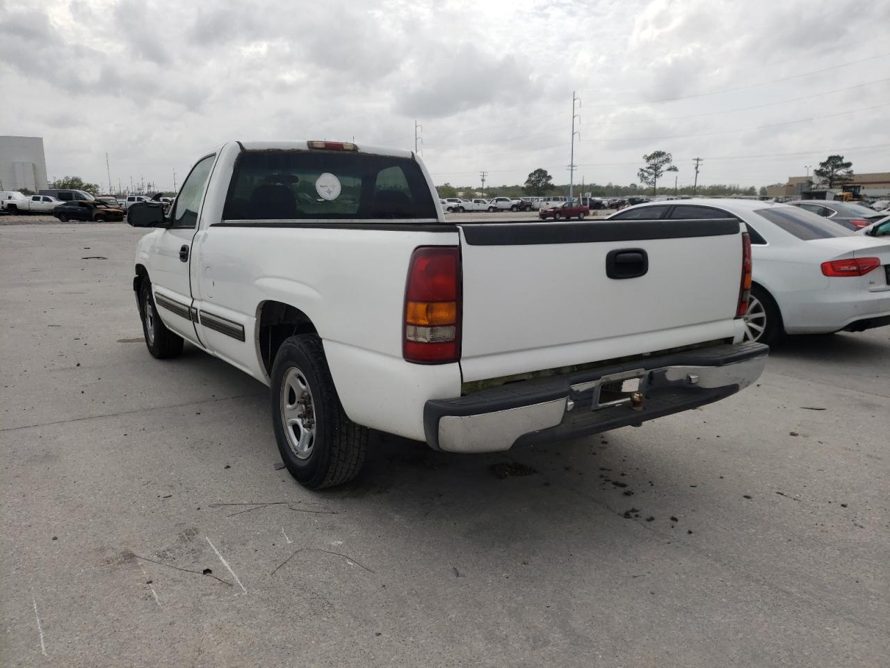 Photo 3 from auction – 2000 CHEVROLET SILVERADO with VIN 1GCEC14W9YE333426