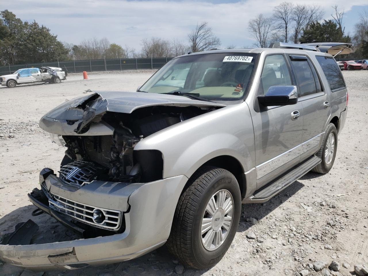 Photo 2 from auction – 2008 LINCOLN NAVIGATOR with VIN 5LMFU28568LJ14419