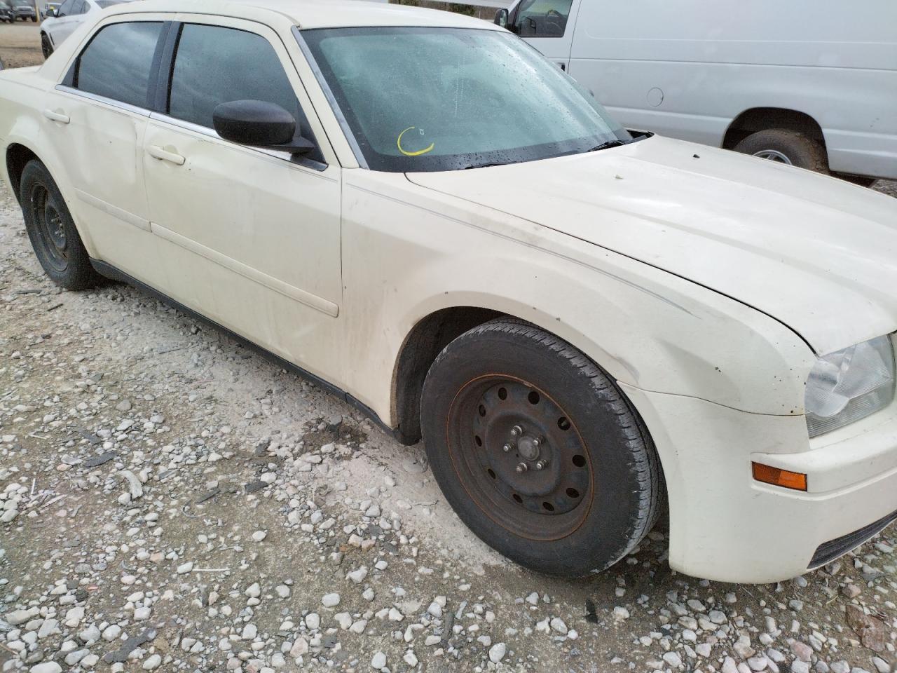 Photo 9 from auction – 2005 CHRYSLER 300 with VIN 2C3JA43R35H137430