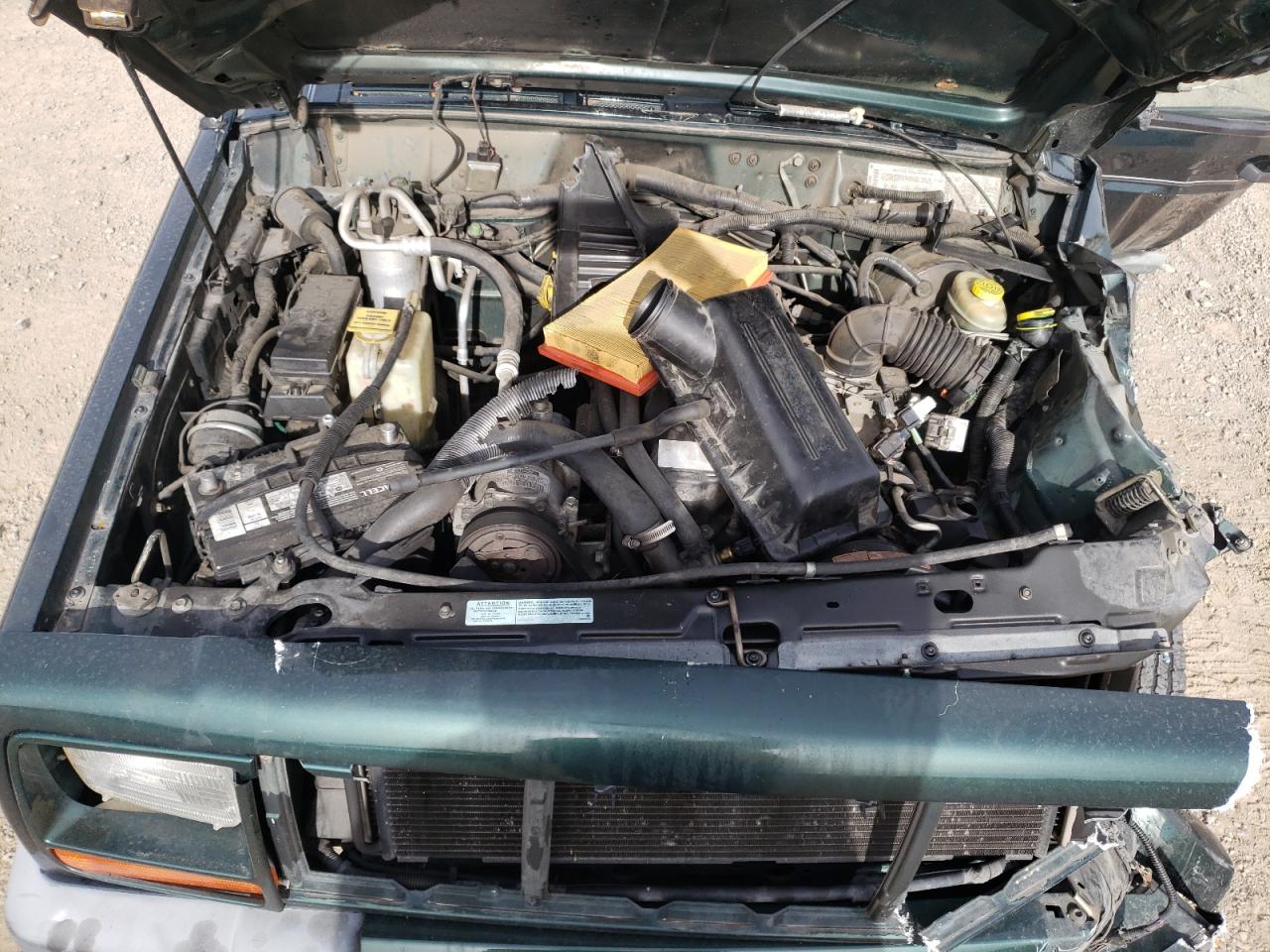 Photo 7 from auction – 2001 JEEP CHEROKEE S with VIN 1J4FF48S41L558756