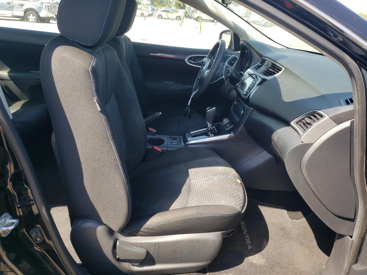Photo 5 from auction – 2016 NISSAN SENTRA S with VIN 3N1AB7AP2GY239748