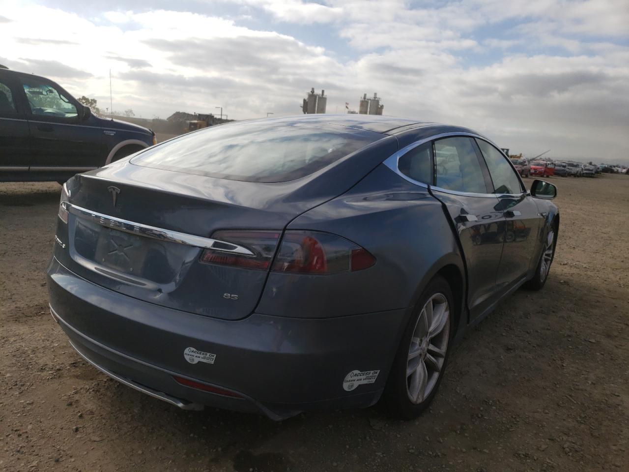 Photo 4 from auction – 2014 TESLA MODEL S with VIN 5YJSA1H18EFP46004