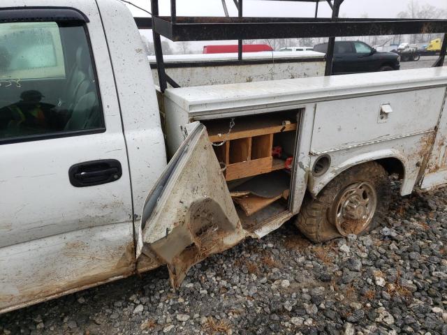 Photo 10 from auction – 2002 CHEVROLET SILVERADO with VIN 1GBHC24U12E298670