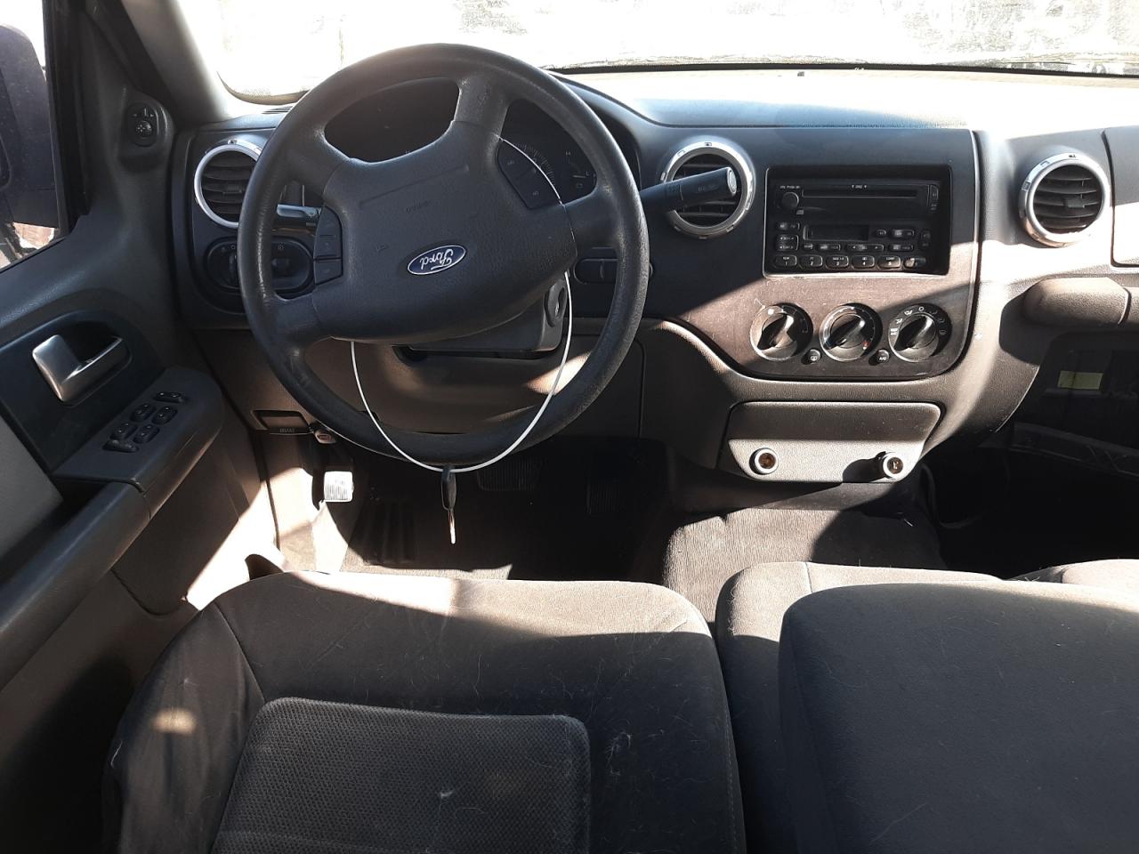 Zdjęcie 9 z aukcji – 2003 FORD EXPEDITION z VIN 1FMRU15W73LA29427