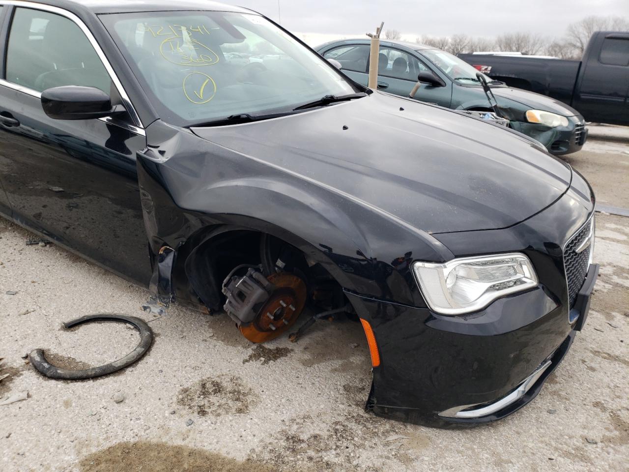 Photo 9 from auction – 2015 CHRYSLER 300 LIMITE with VIN 2C3CCAAG7FH921341