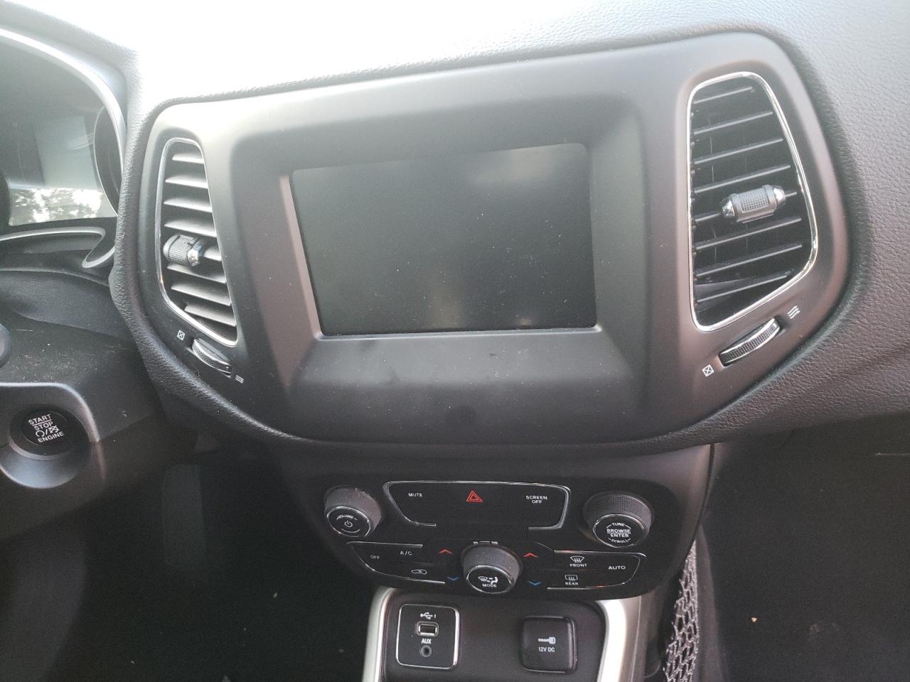 Zdjęcie 9 z aukcji – 2019 JEEP COMPASS LA z VIN 3C4NJCBBXKT820059