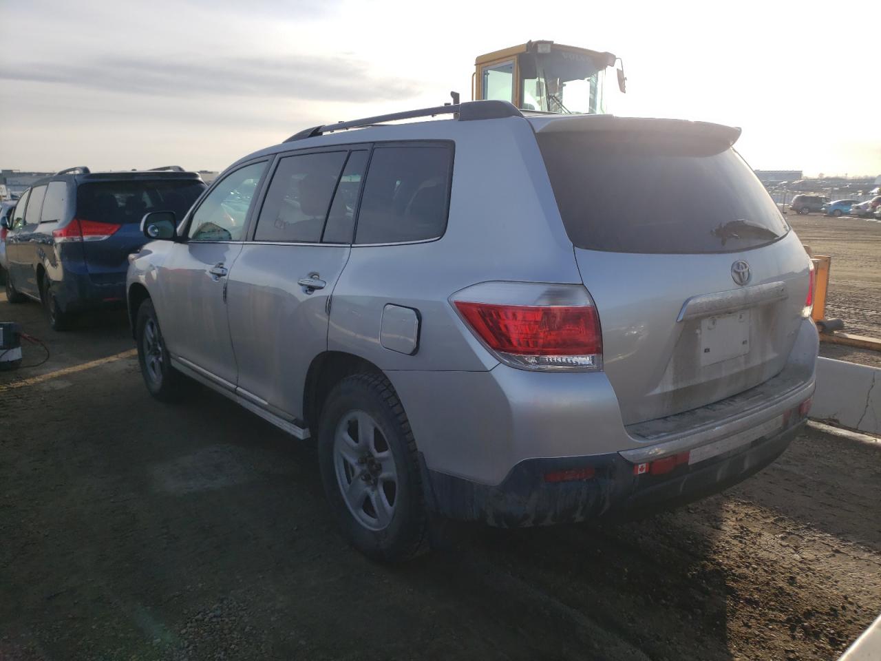 Photo 3 from auction – 2012 TOYOTA HIGHLANDER with VIN 5TDBK3EH2CS114134