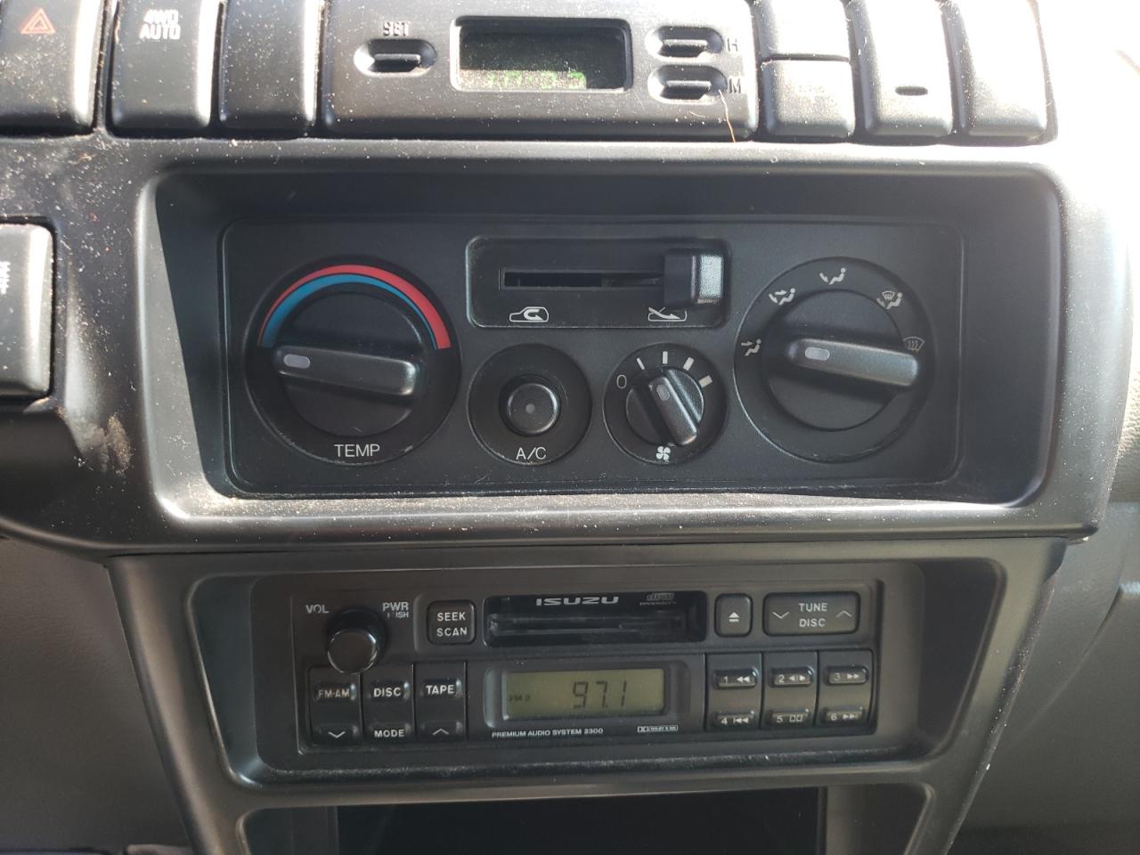 Photo 9 from auction – 2002 ISUZU TROOPER S with VIN JACDJ58X127J06835