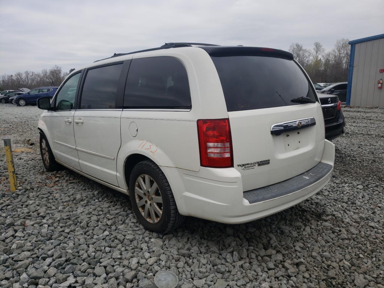 Photo 3 from auction – 2008 CHRYSLER TOWN & COU with VIN 2A8HR54PX8R644855