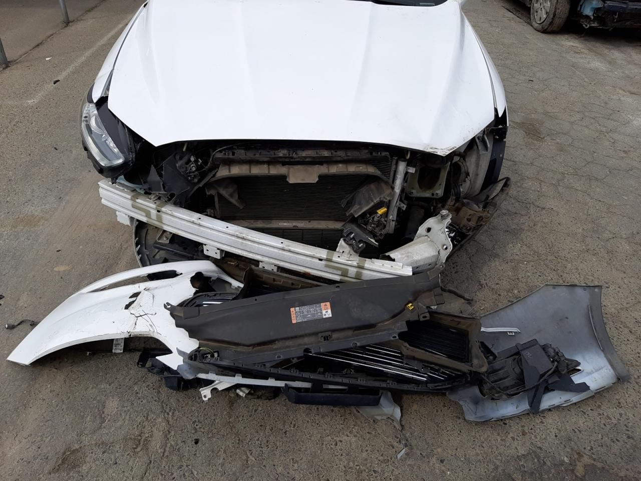 Photo 9 from auction – 2016 FORD FUSION SE with VIN 3FA6P0HD4GR147161