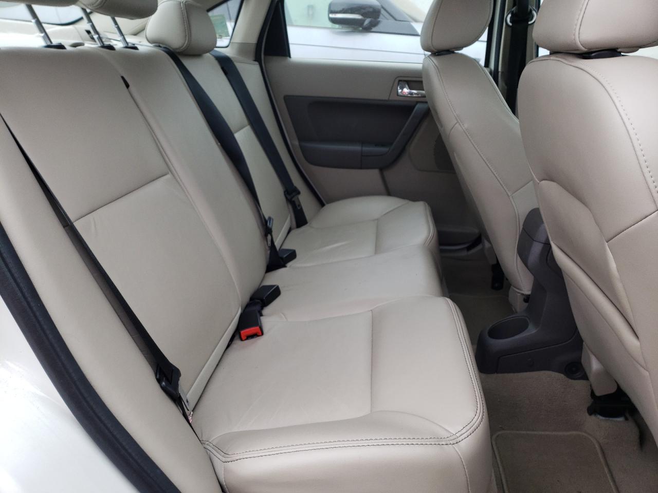 Photo 6 from auction – 2011 FORD FOCUS SEL with VIN 1FAHP3HN6BW192692