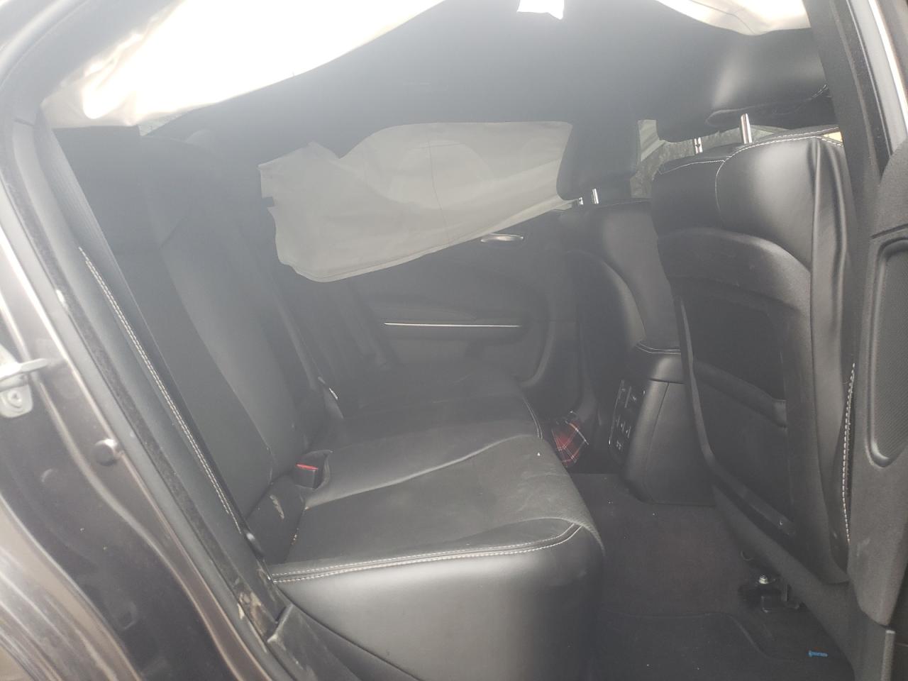 Photo 6 from auction – 2018 CHRYSLER 300 S with VIN 2C3CCAGGXJH223175