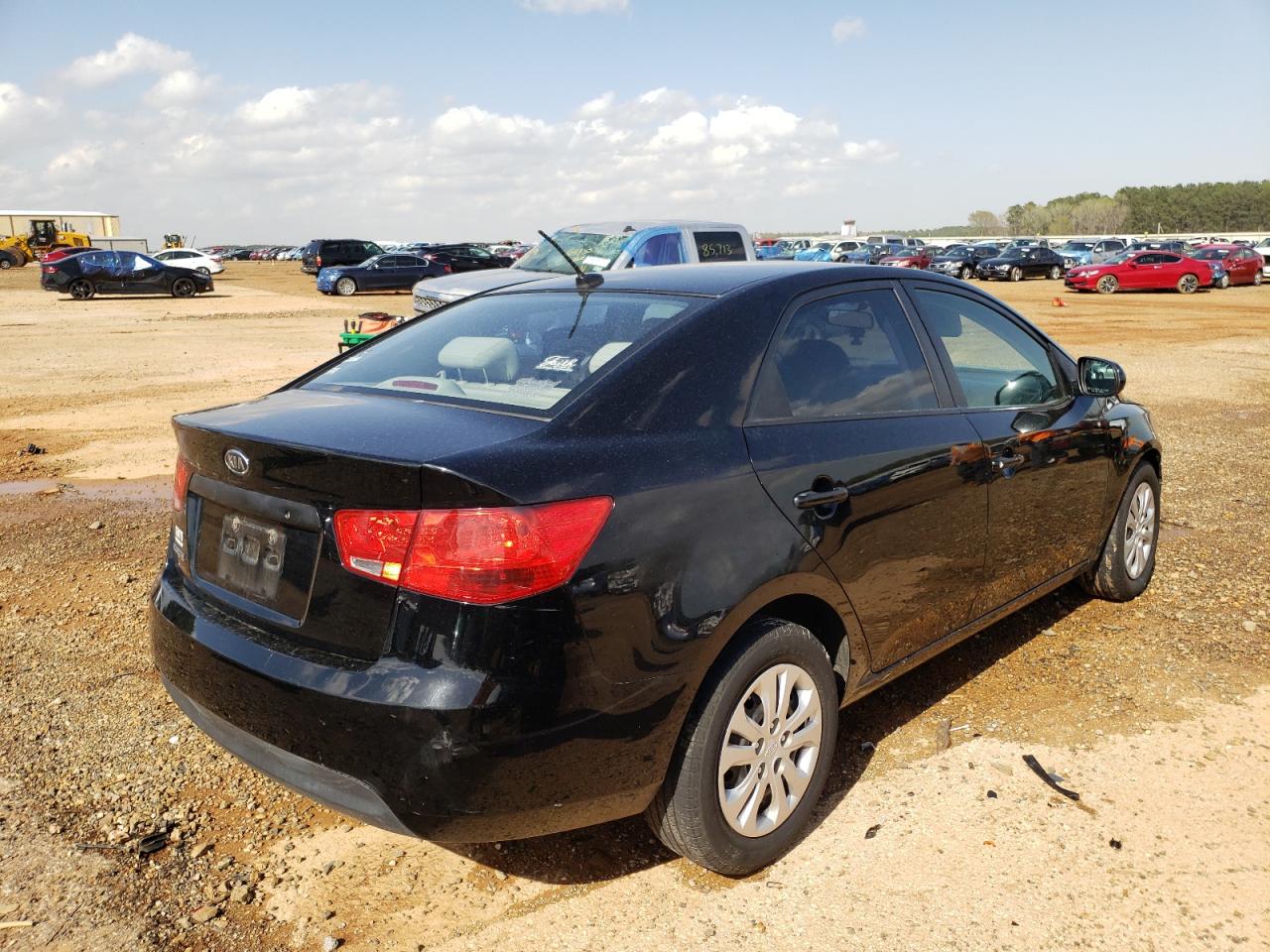 Zdjęcie 4 z aukcji – 2011 KIA FORTE LX z VIN KNAFT4A22B5449532