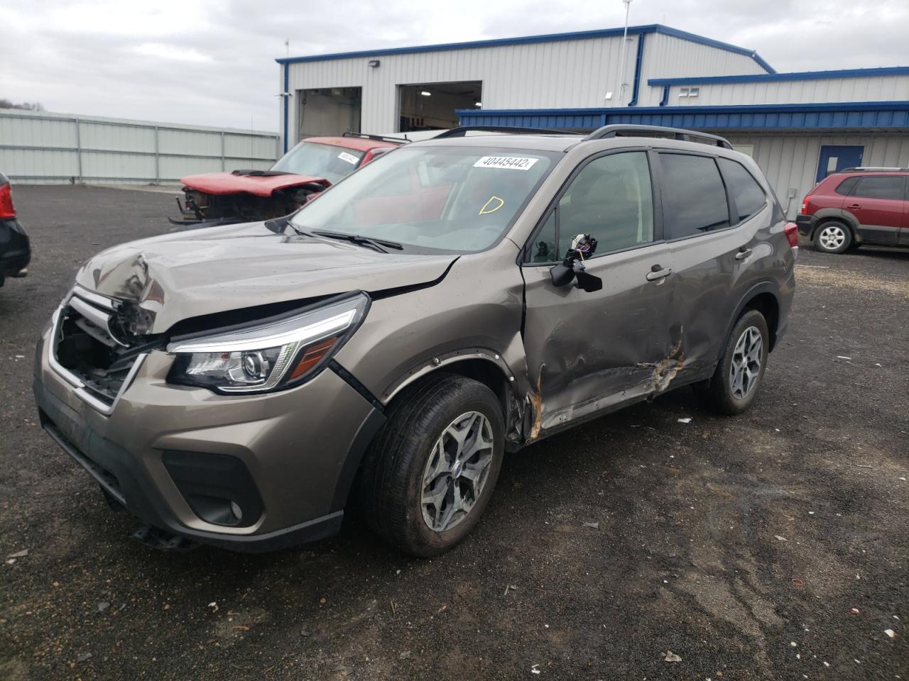 Photo 2 from auction – 2019 SUBARU FORESTER P with VIN JF2SKAEC5KH462913