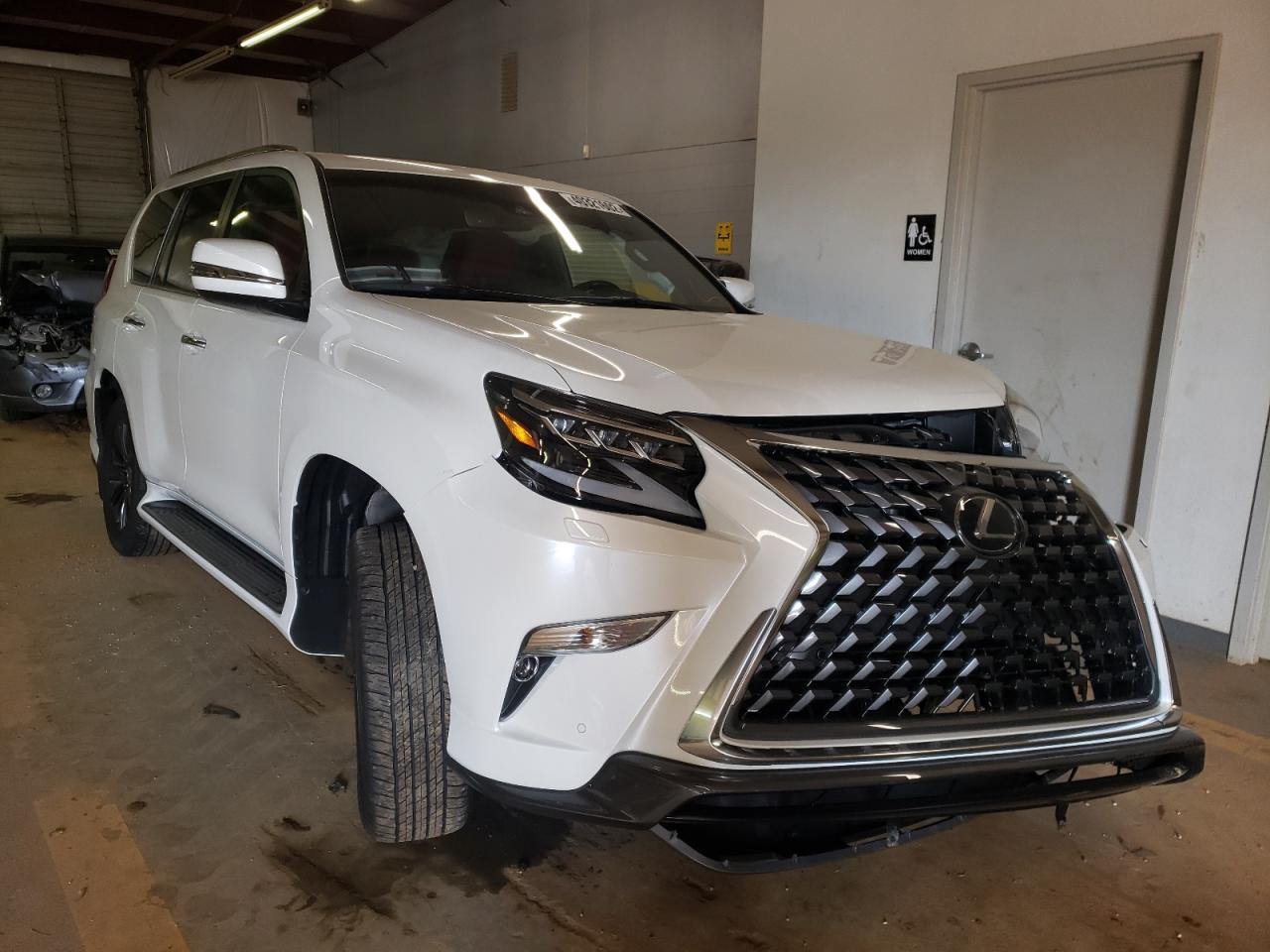 LEXUS GX 460 2022 with VIN JTJAM7BX3N5318665 - Photo from auction