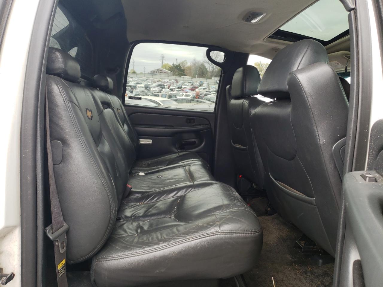 Photo 6 from auction – 2002 CHEVROLET AVALANCHE with VIN 3GNEK13TX2G164499
