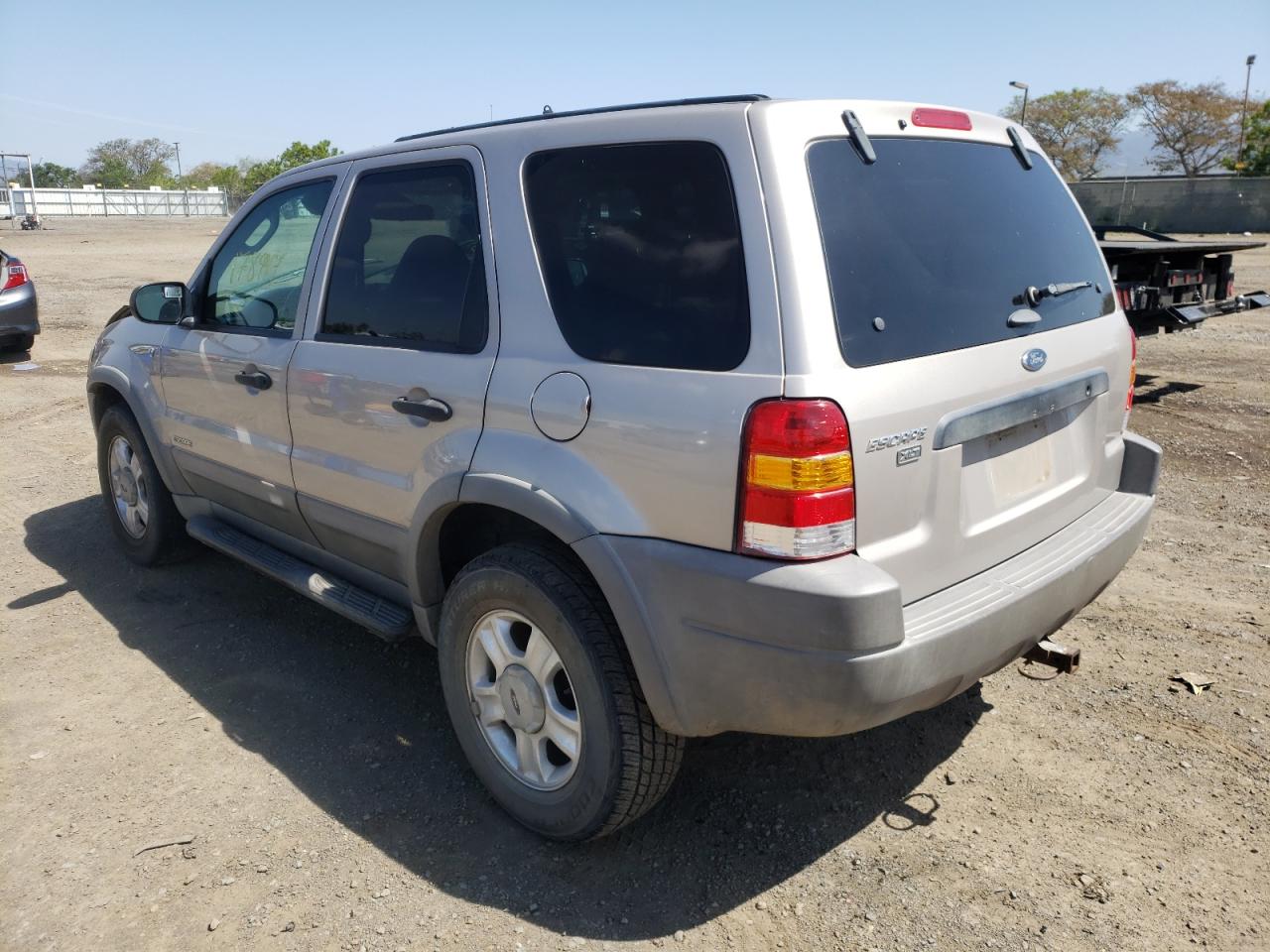 Photo 3 from auction – 2001 FORD ESCAPE XLT with VIN 1FMYU03141KF17038