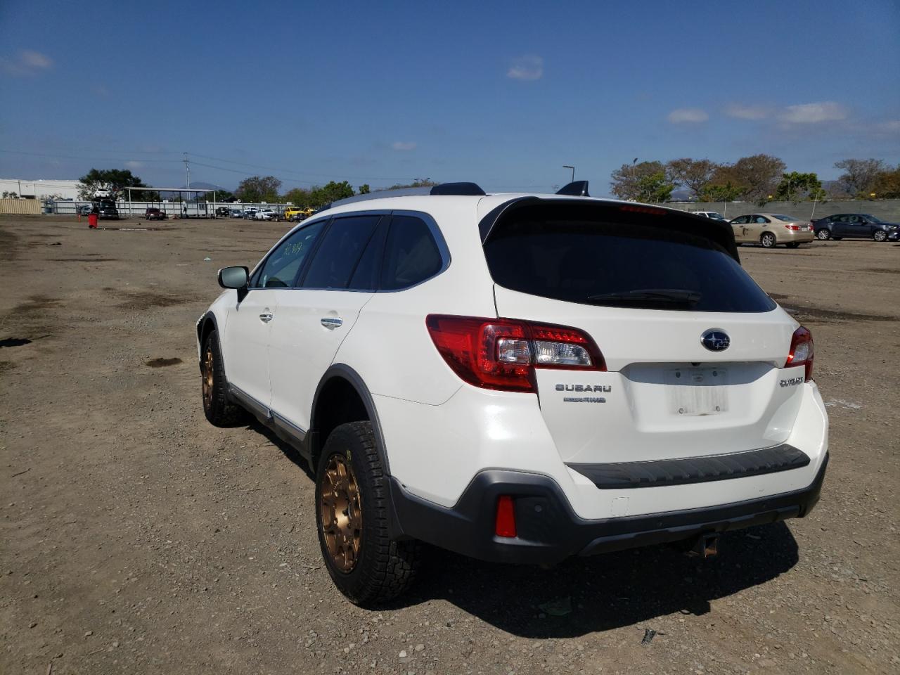 Photo 3 from auction – 2018 SUBARU OUTBACK TO with VIN 4S4BSATC0J3378166