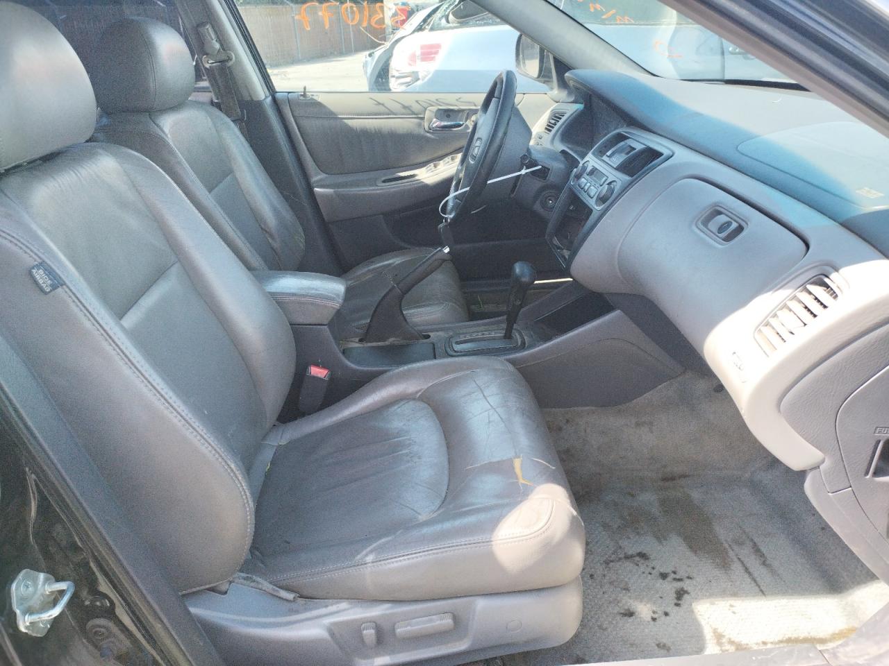 Photo 5 from auction – 2002 HONDA ACCORD EX with VIN 1HGCG16562A006997