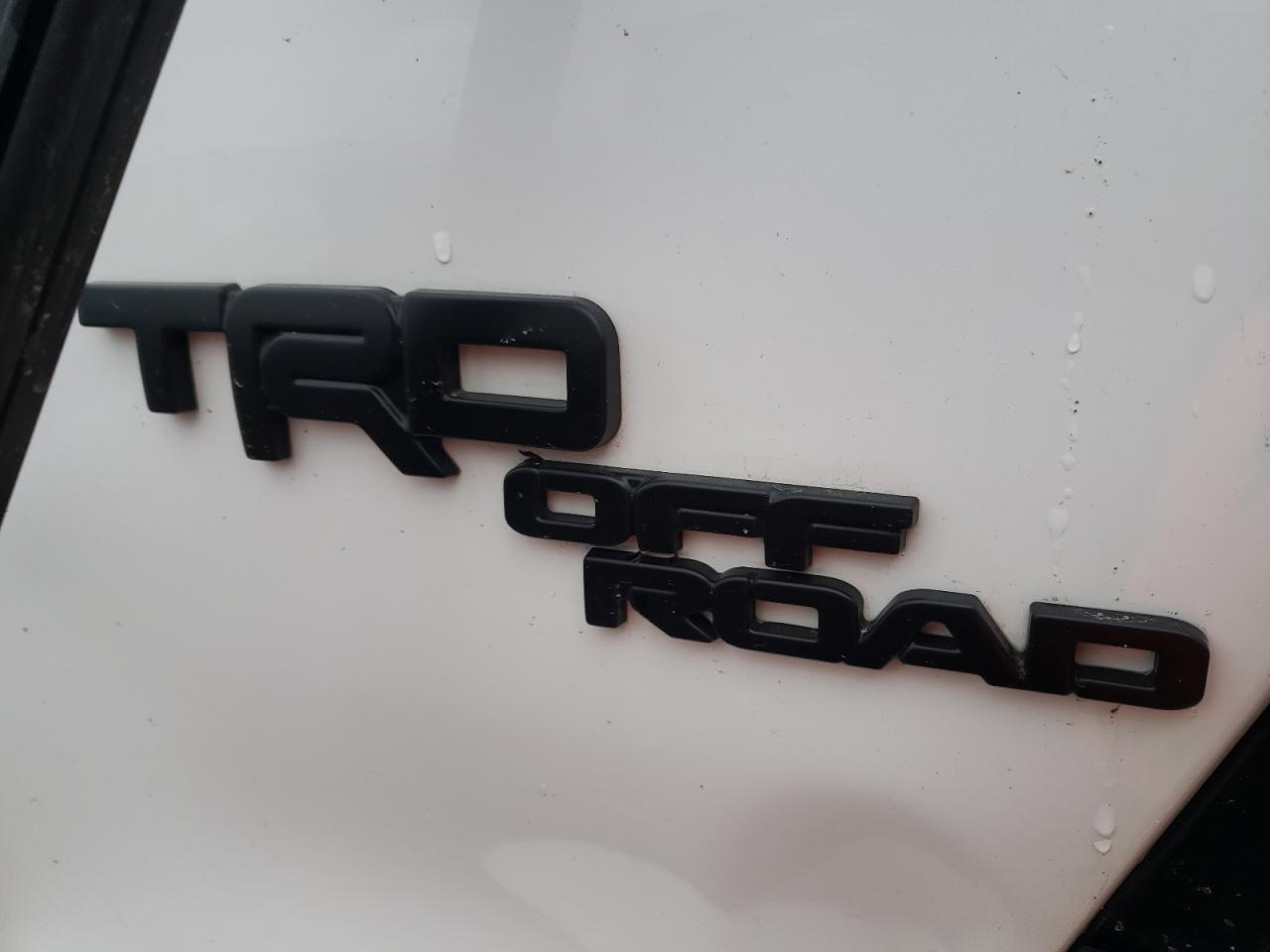 Photo 9 from auction – 2017 TOYOTA 4RUNNER SR with VIN JTEBU5JR1H5482351