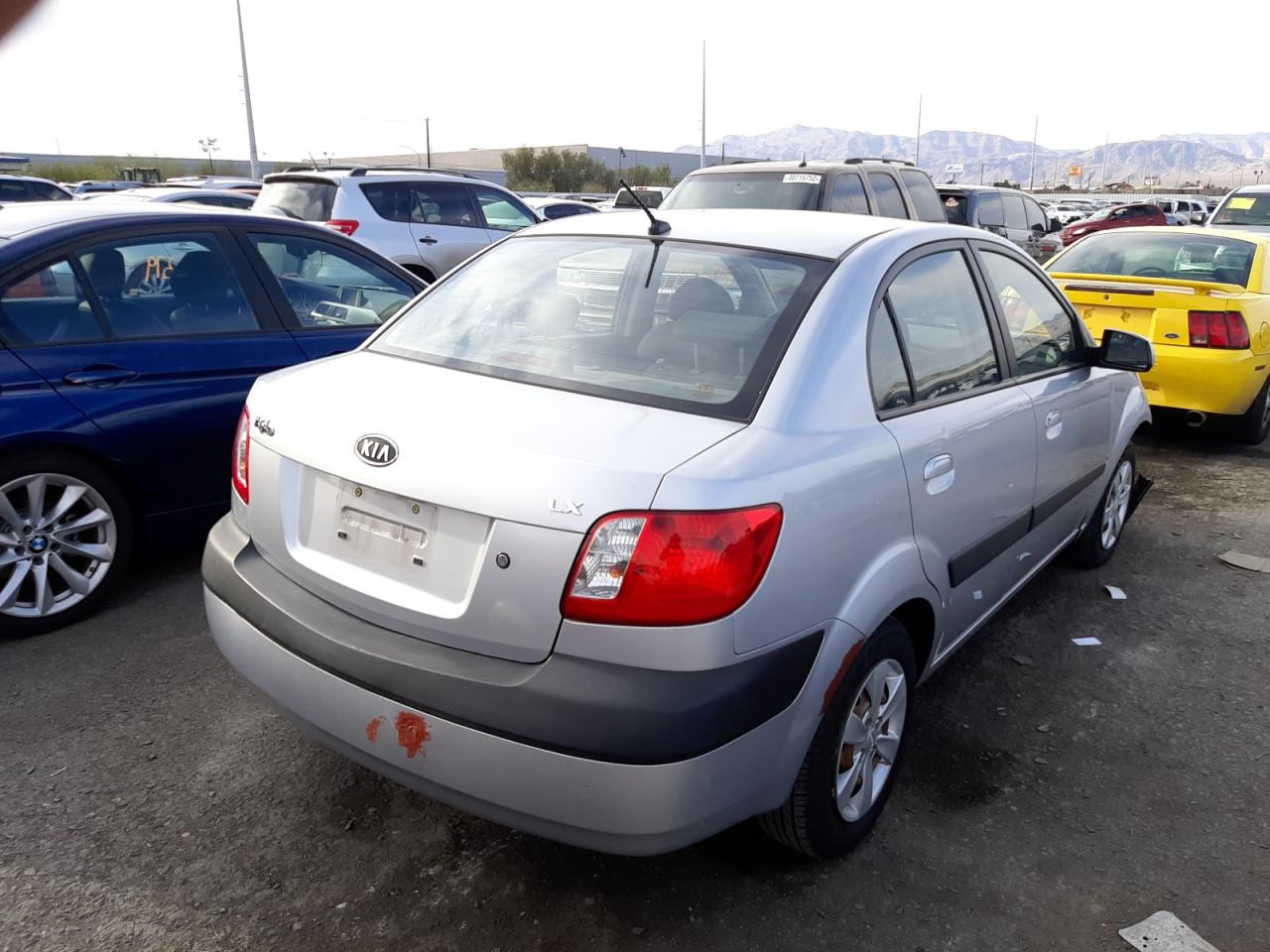 Photo 4 from auction – 2008 KIA RIO BASE with VIN KNADE123386373376