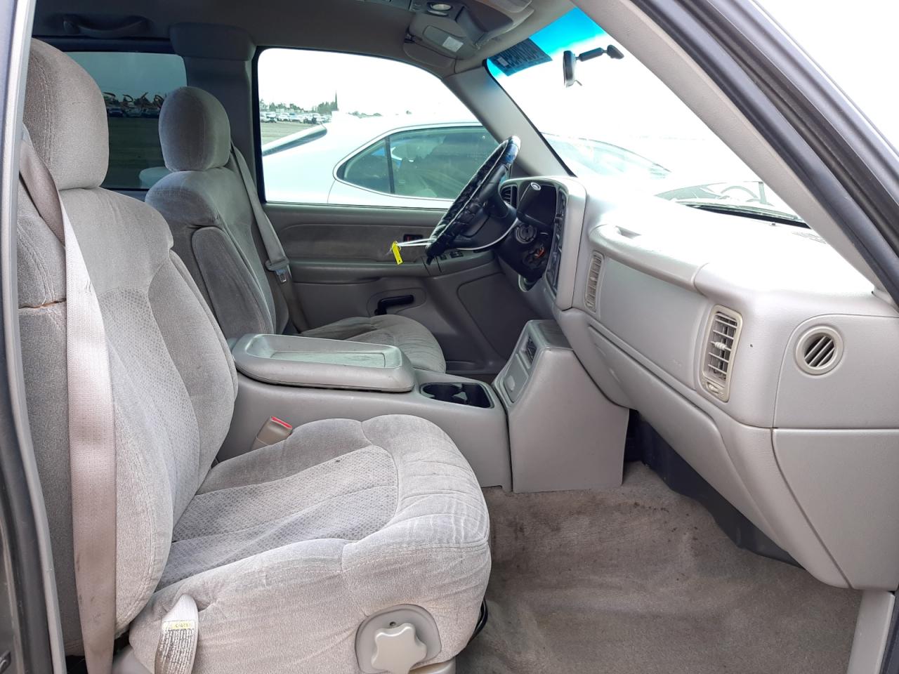Photo 5 from auction – 2000 CHEVROLET SILVERADO with VIN 2GCEC19T8Y1252871