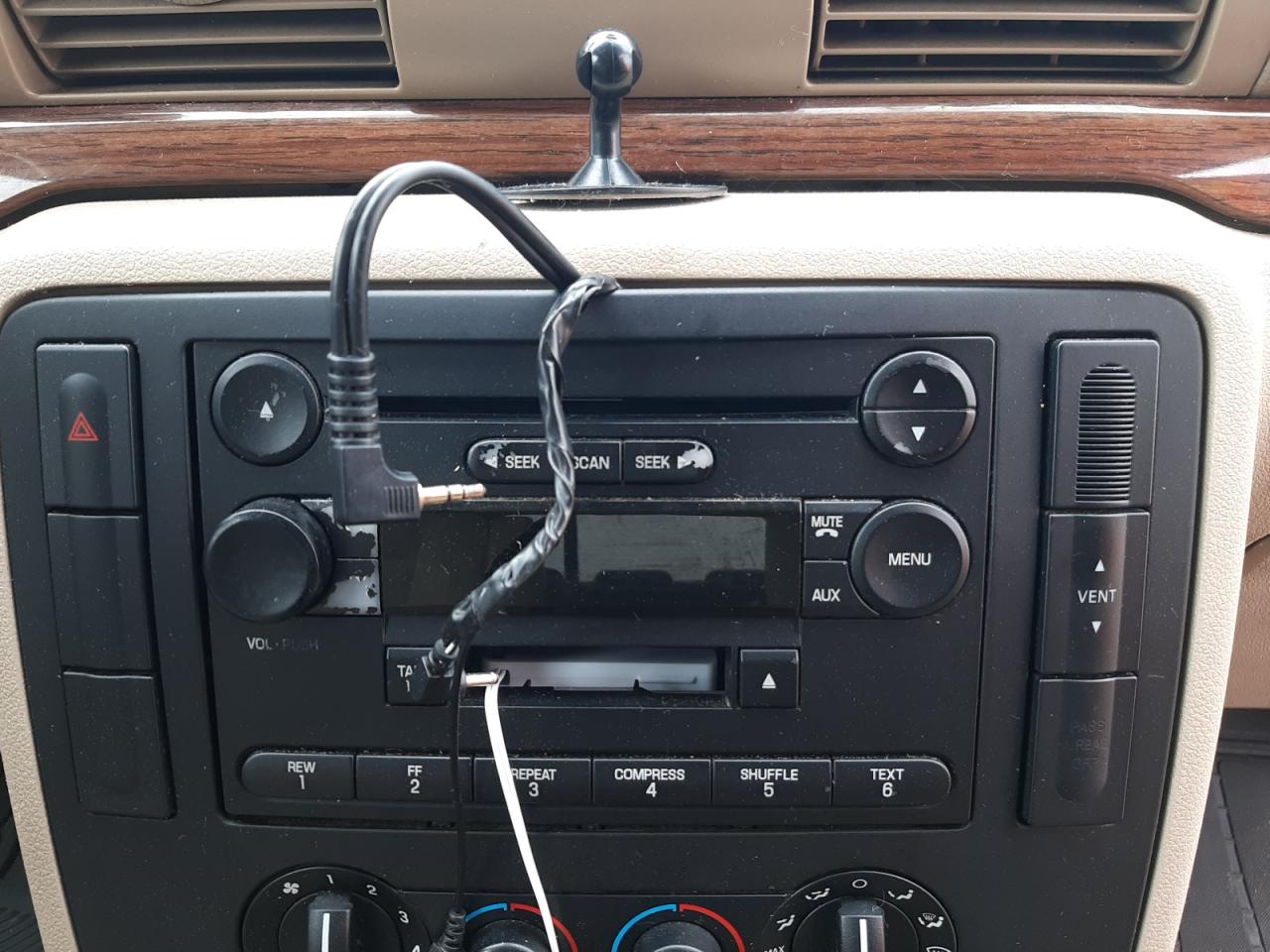 Photo 9 from auction – 2004 FORD FREESTAR S with VIN 2FMZA52254BB02183