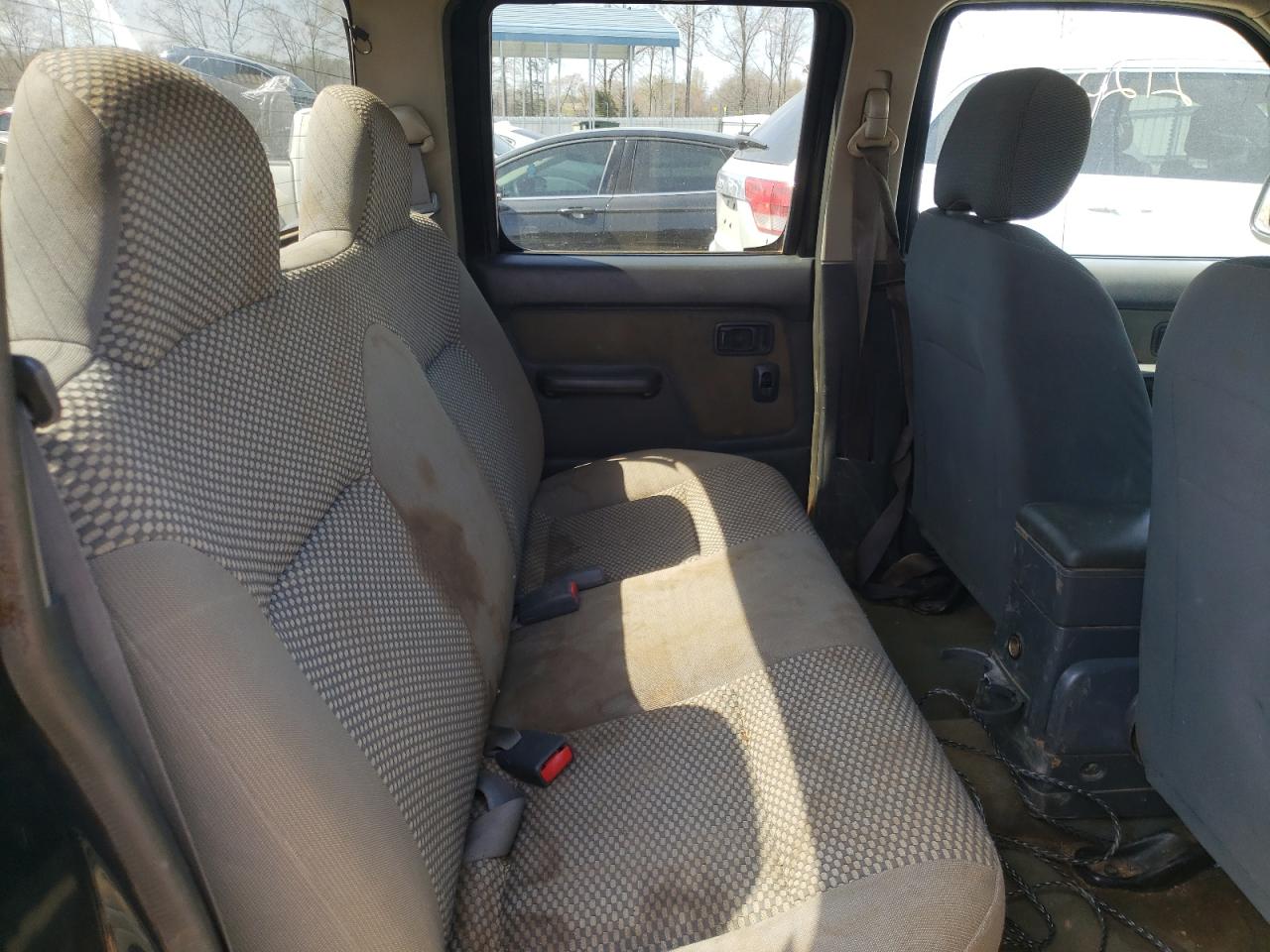 Photo 6 from auction – 2002 NISSAN FRONTIER C with VIN 1N6ED29X12C375920