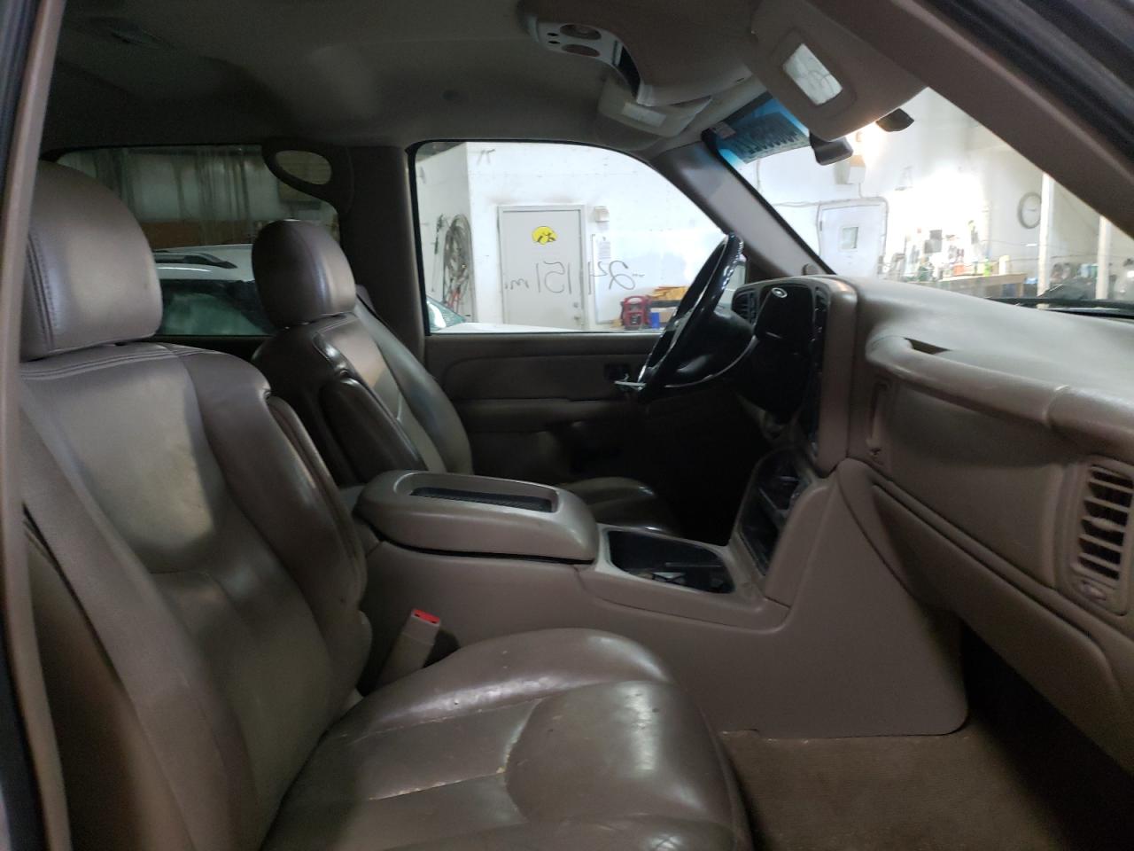 Photo 5 from auction – 2005 CHEVROLET SILVERADO with VIN 1GCGK13U95F860335