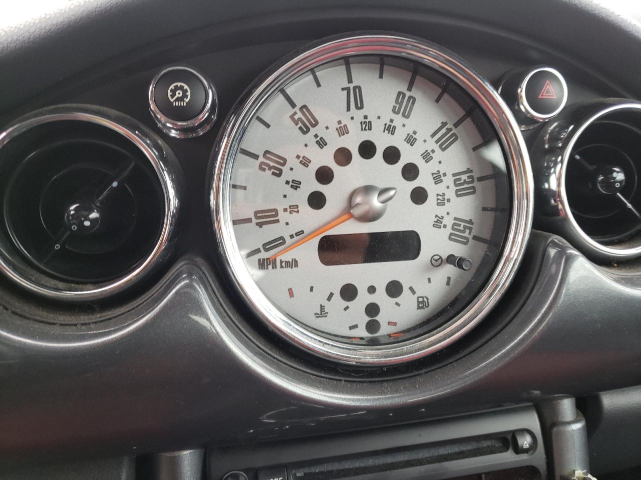Photo 8 from auction – 2006 MINI COOPER S with VIN WMWRE33596TL21511