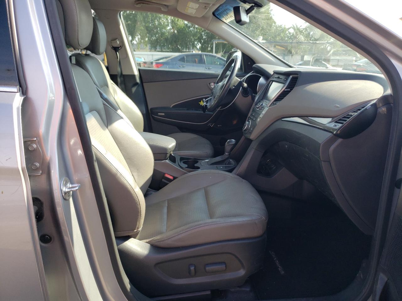 Photo 5 from auction – 2014 HYUNDAI SANTA FE G with VIN KM8SR4HF5EU041718