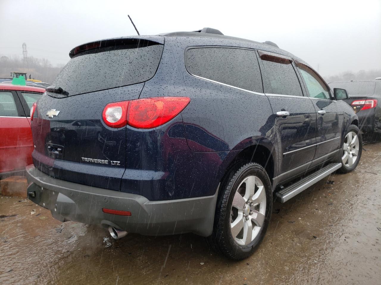 Photo 4 from auction – 2011 CHEVROLET TRAVERSE L with VIN 1GNKVLED7BJ264697