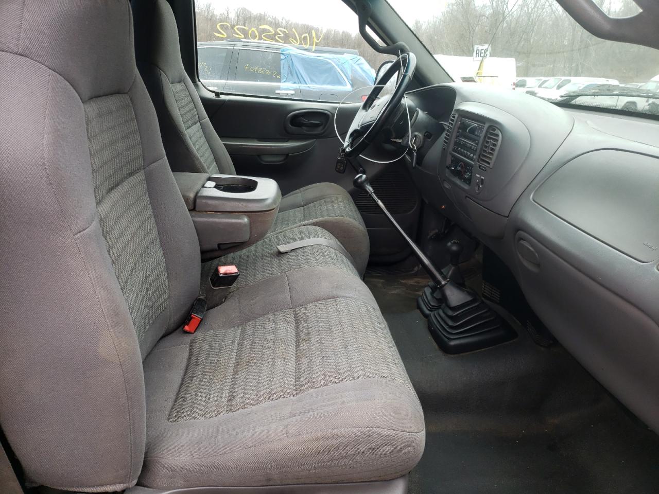 Photo 6 from auction – 2002 FORD F150 with VIN 2FTRF18202CA34923