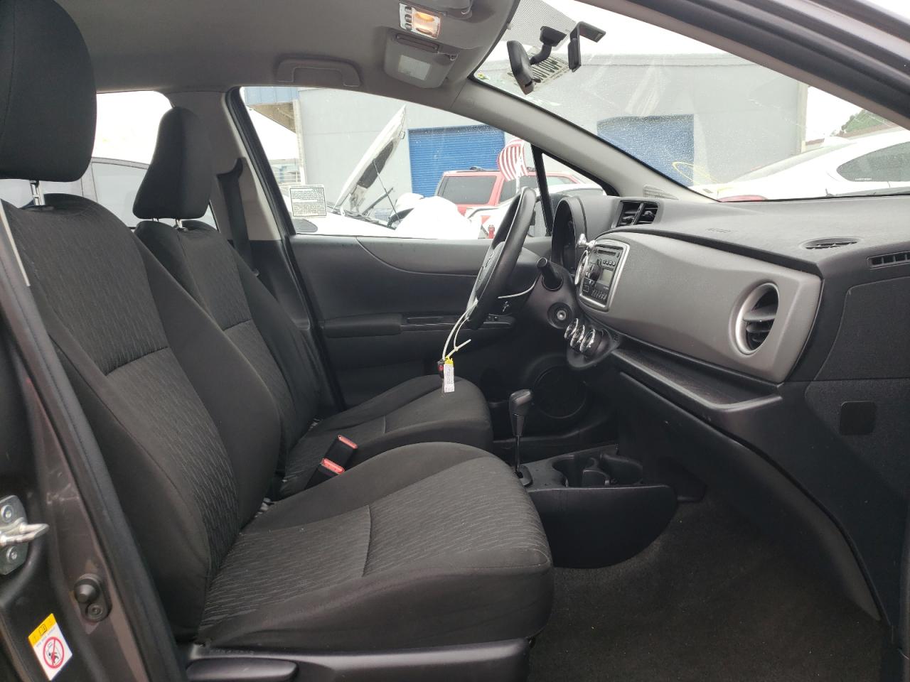 Photo 5 from auction – 2014 TOYOTA YARIS with VIN VNKKTUD3XEA009714