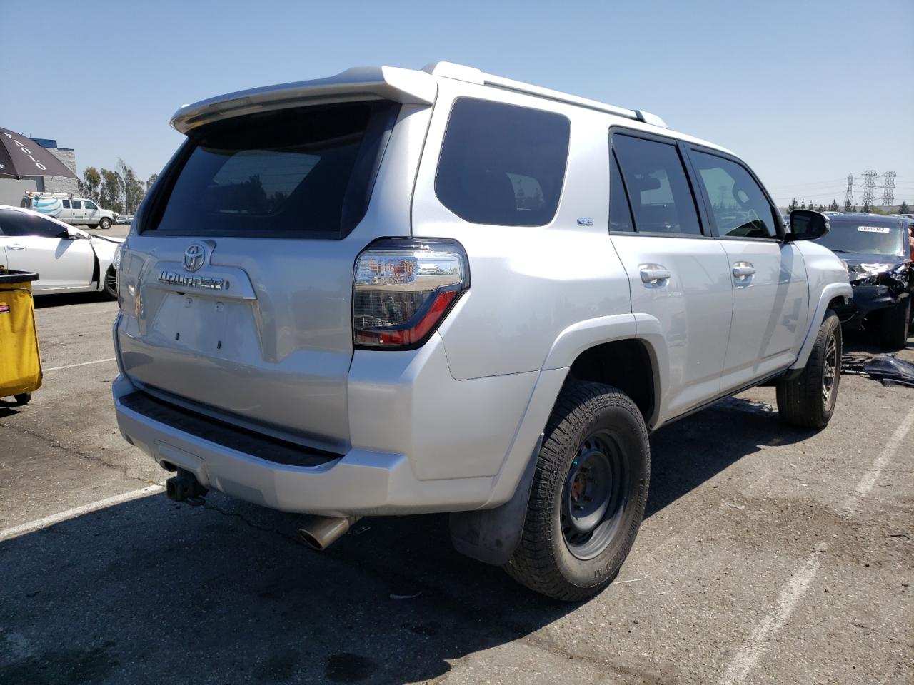 Photo 4 from auction – 2015 TOYOTA 4RUNNER SR with VIN JTEZU5JR6F5106532