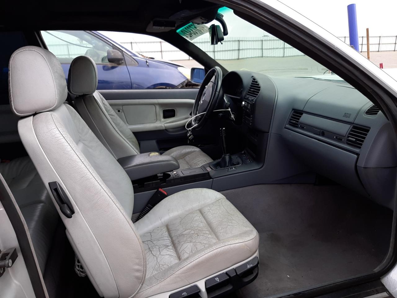 Photo 5 from auction – 1999 BMW 323 IS with VIN WBABF7332XEH43732