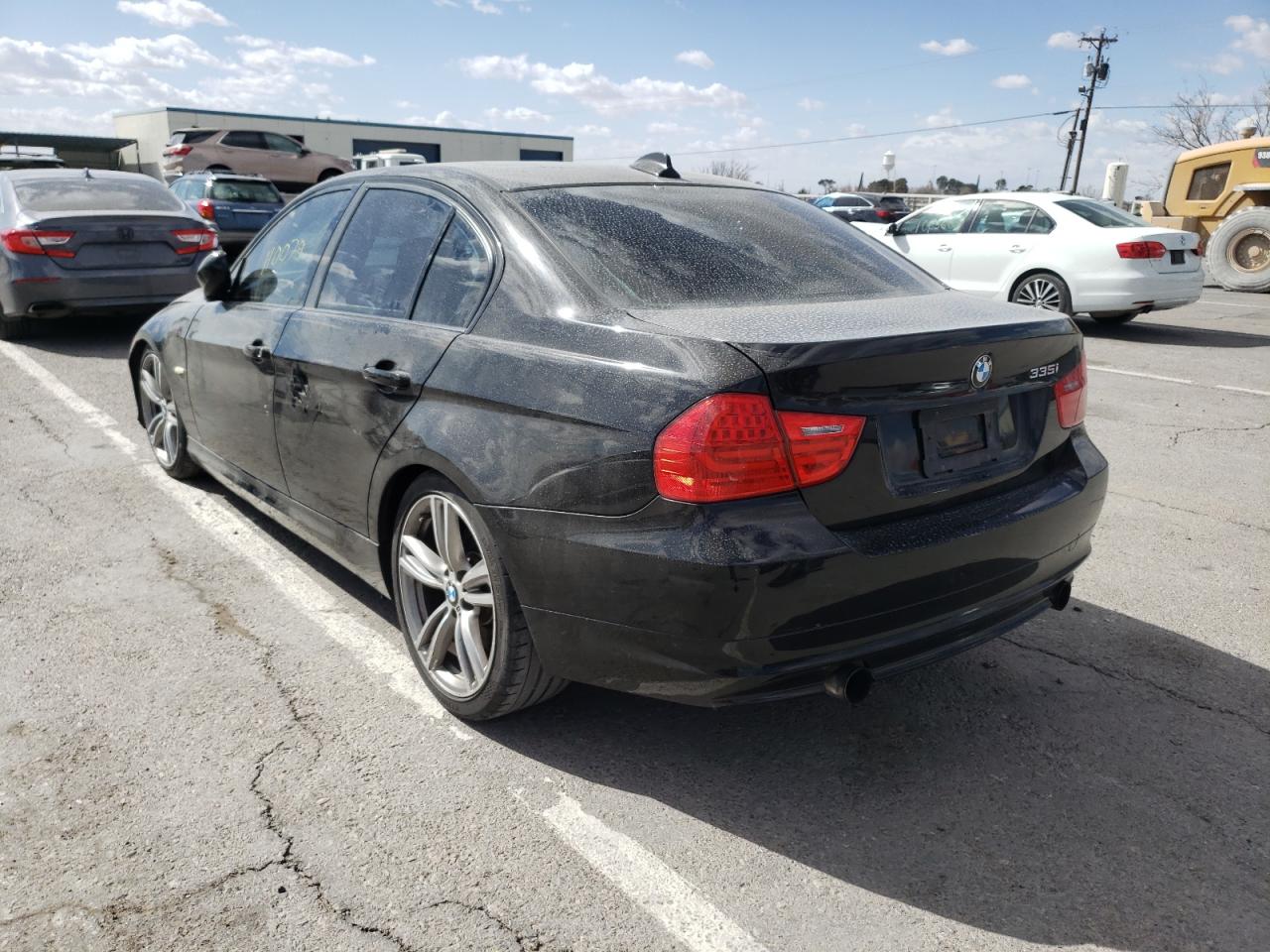 Photo 3 from auction – 2011 BMW 335 I with VIN WBAPM5G51BNM68713