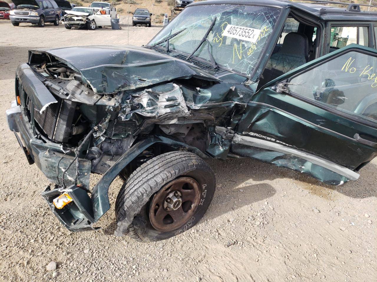 Photo 9 from auction – 2001 JEEP CHEROKEE S with VIN 1J4FF48S41L558756