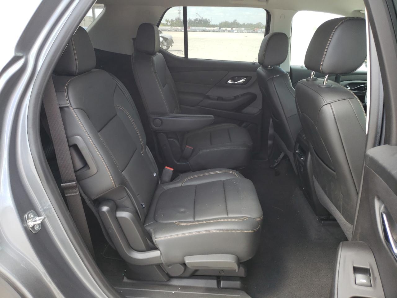 Photo 6 from auction – 2019 CHEVROLET TRAVERSE with VIN 1GNERHKW8KJ256290