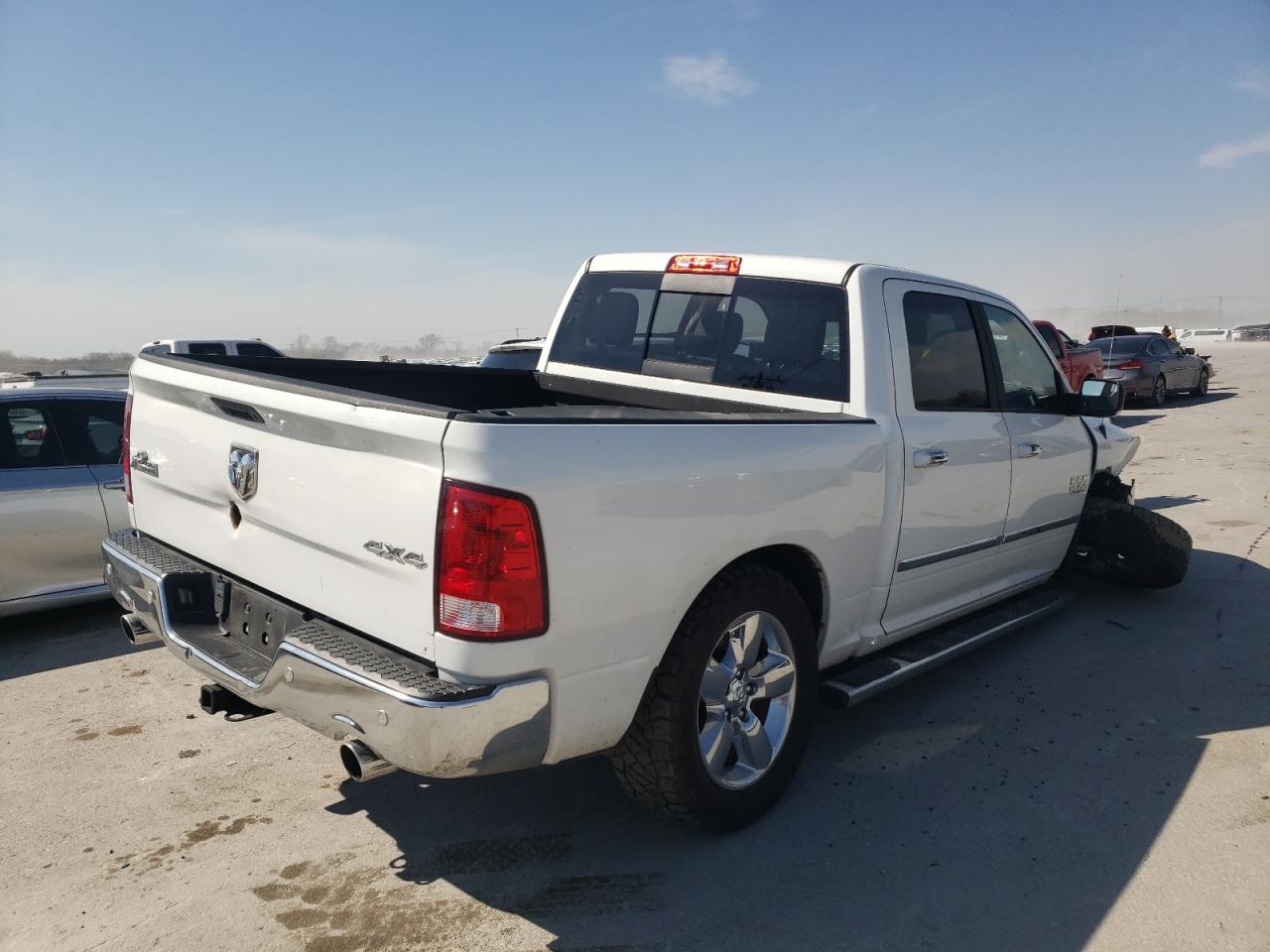 Zdjęcie 4 z aukcji – 2017 RAM 1500 SLT z VIN 3C6RR7LT8HG665786