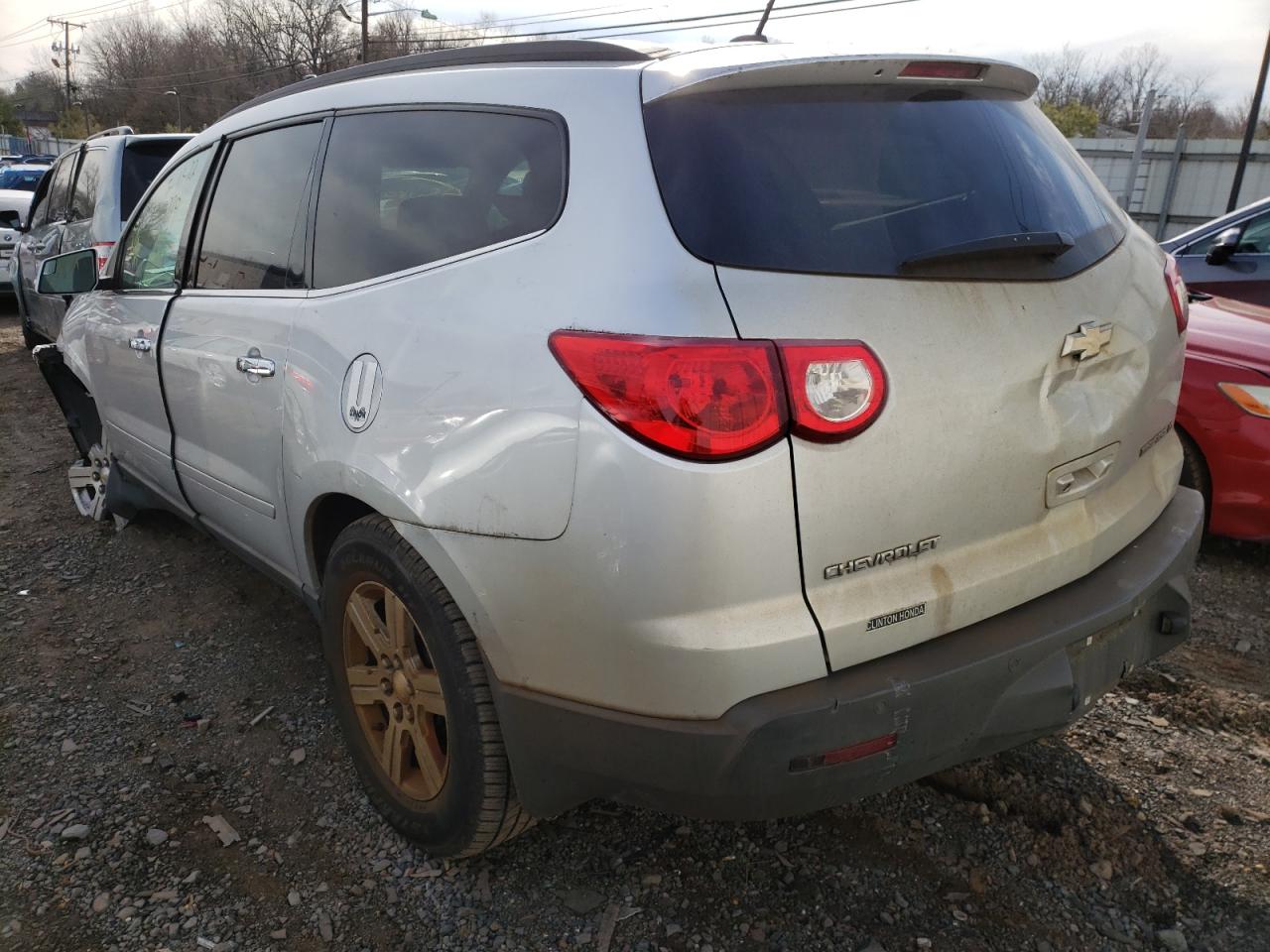 Photo 3 from auction – 2010 CHEVROLET TRAVERSE L with VIN 1GNLVFED1AS103986