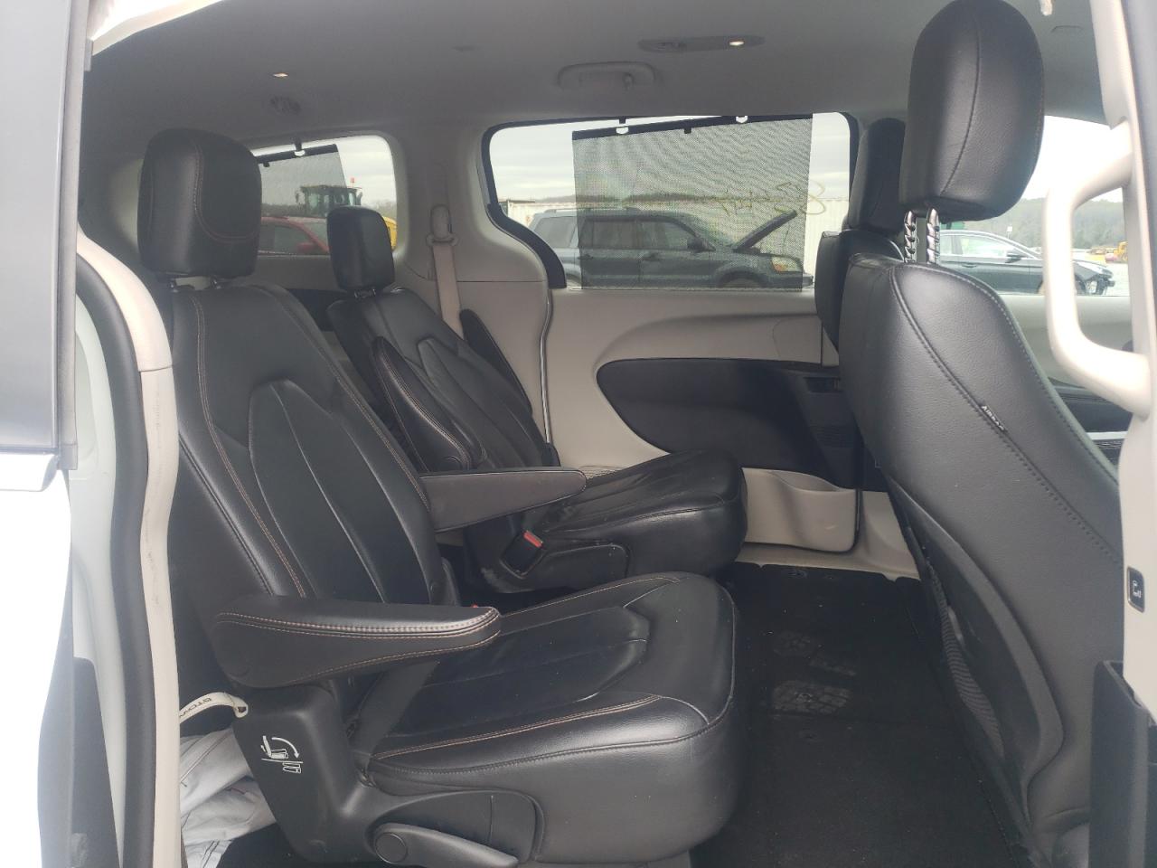 Photo 6 from auction – 2017 CHRYSLER PACIFICA T with VIN 2C4RC1BG0HR564554