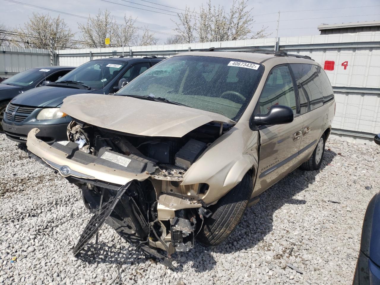 Photo 2 from auction – 2001 CHRYSLER VOYAGER LX with VIN 1C4GJ45361B140677