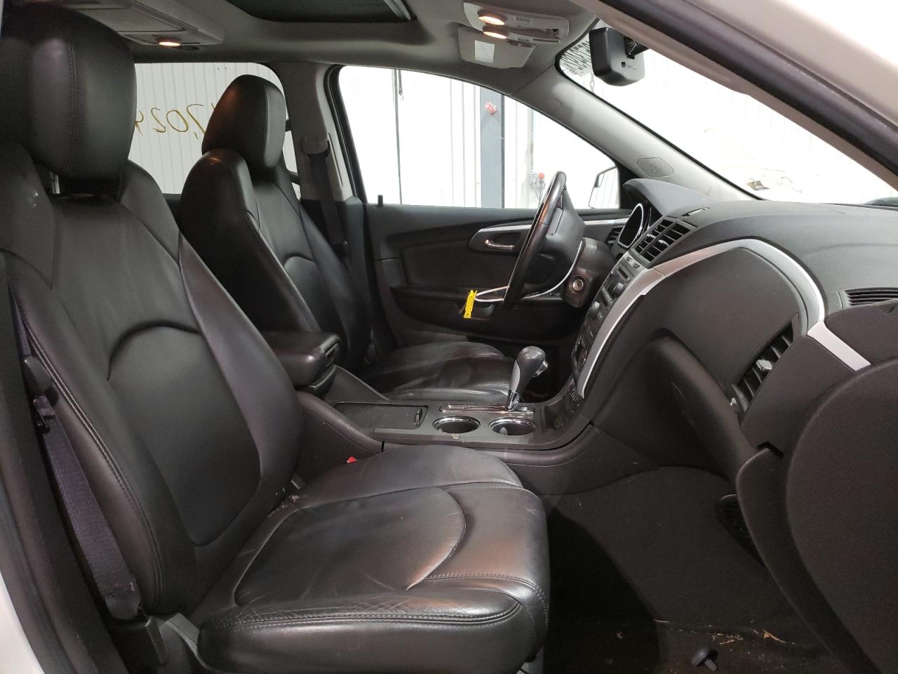 Photo 5 from auction – 2011 CHEVROLET TRAVERSE L with VIN 1GNKVJED0BJ240438