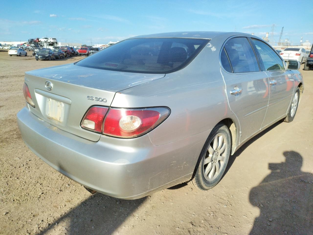 Photo 4 from auction – 2003 LEXUS ES 300 with VIN JTHBF30G030124830