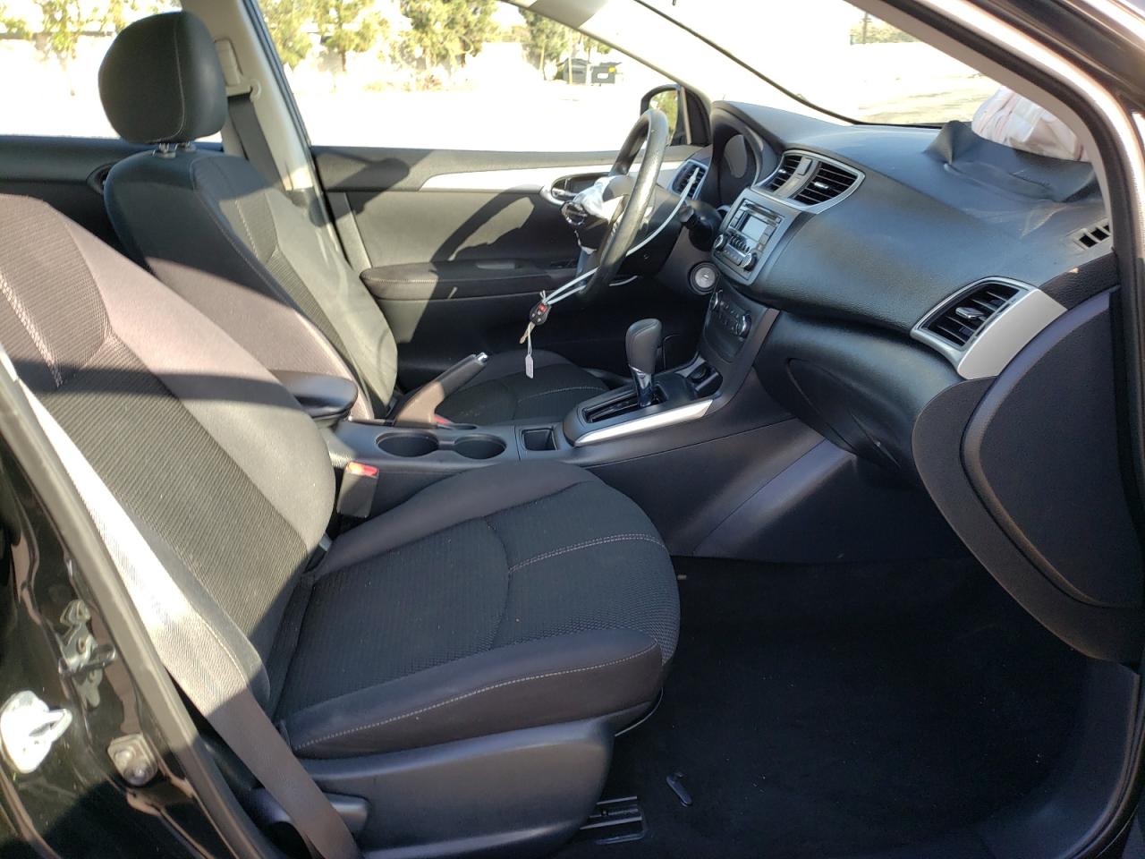 Photo 5 from auction – 2016 NISSAN SENTRA S with VIN 3N1AB7AP1GY253947
