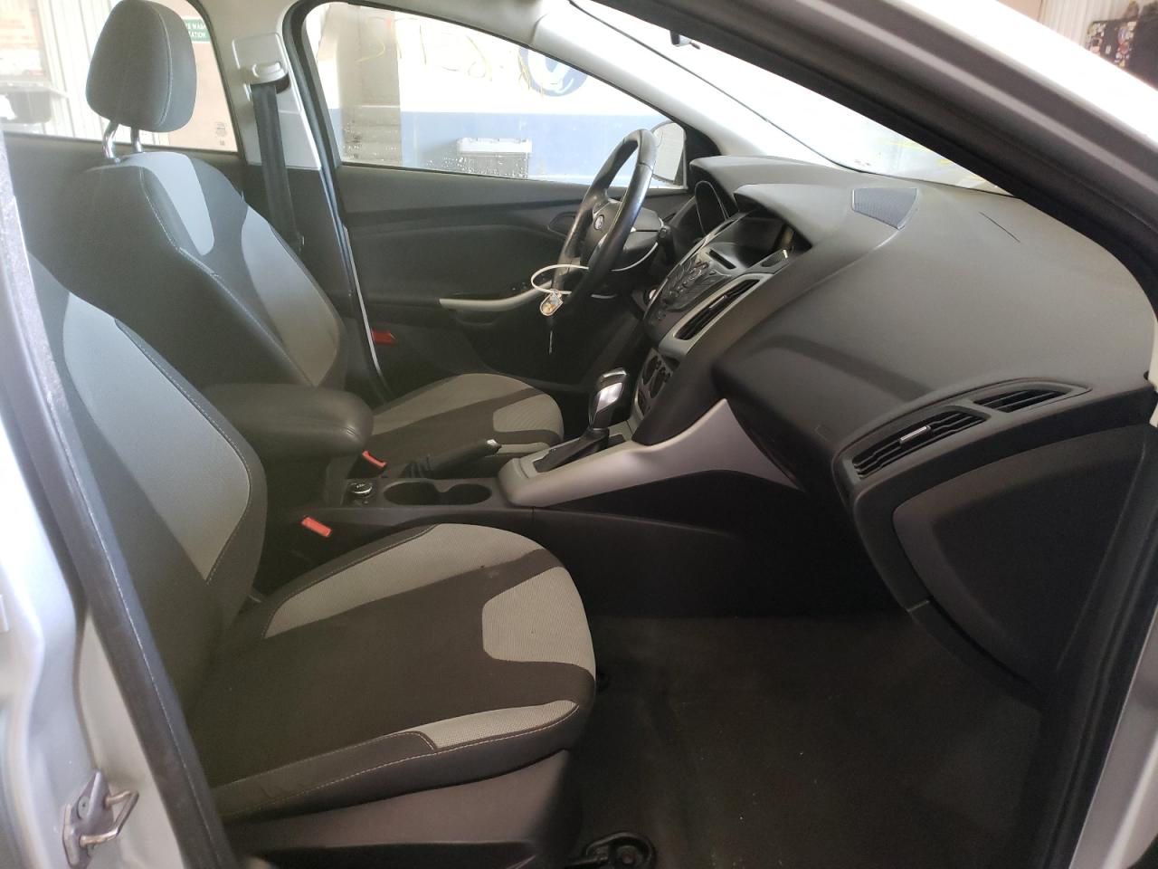 Photo 5 from auction – 2012 FORD FOCUS SE with VIN 1FAHP3K20CL193287
