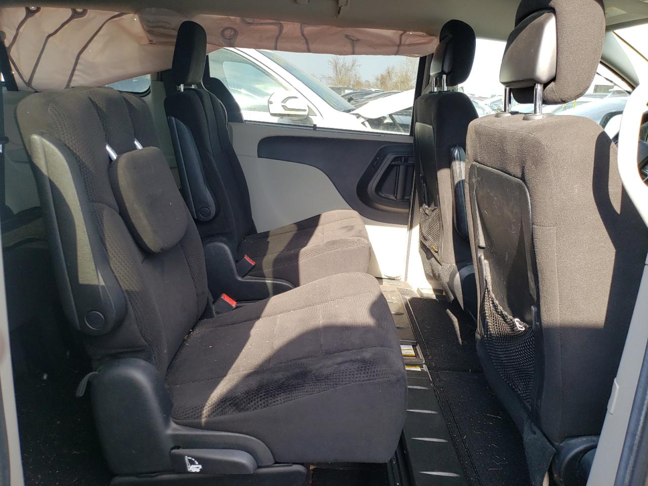 Photo 6 from auction – 2013 DODGE GRAND CARA with VIN 2C4RDGCG6DR542874